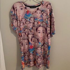 Miley Cyrus ice cream top